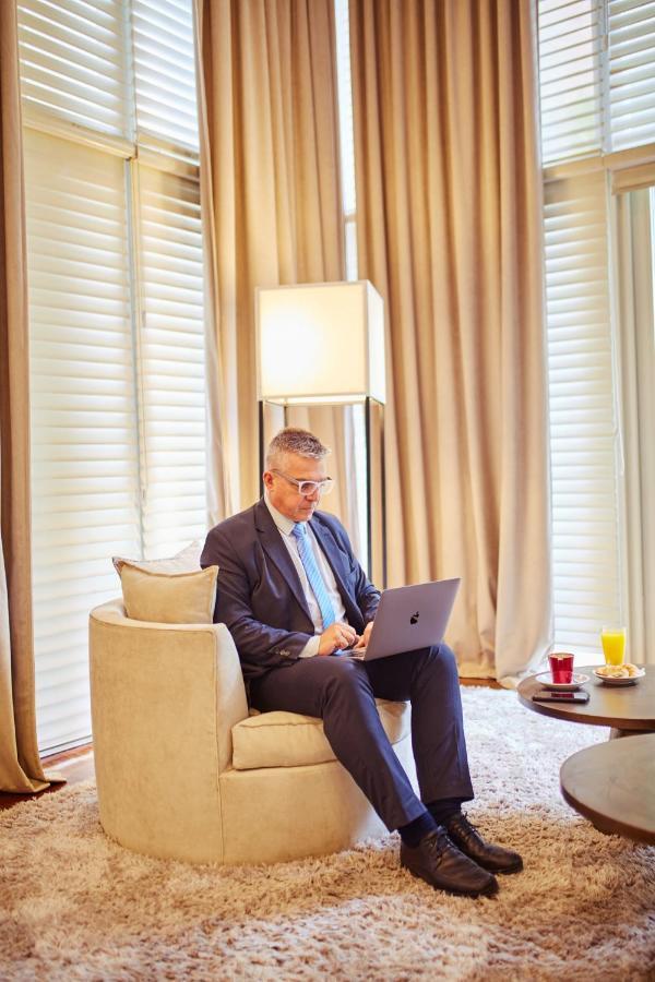 Grand Brizo Comahue Hotel เนวเก็น ภายนอก รูปภาพ