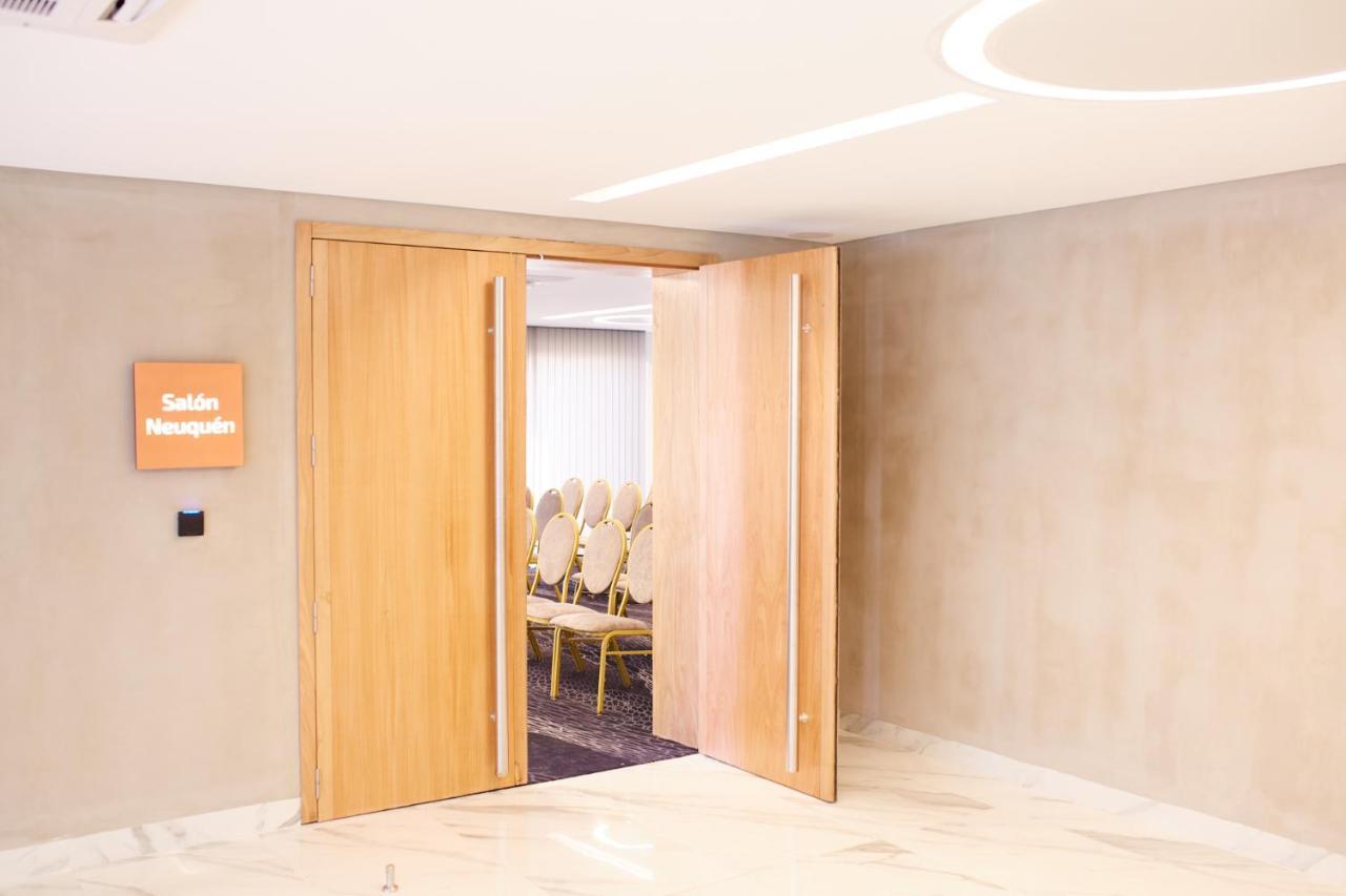 Grand Brizo Comahue Hotel เนวเก็น ภายนอก รูปภาพ