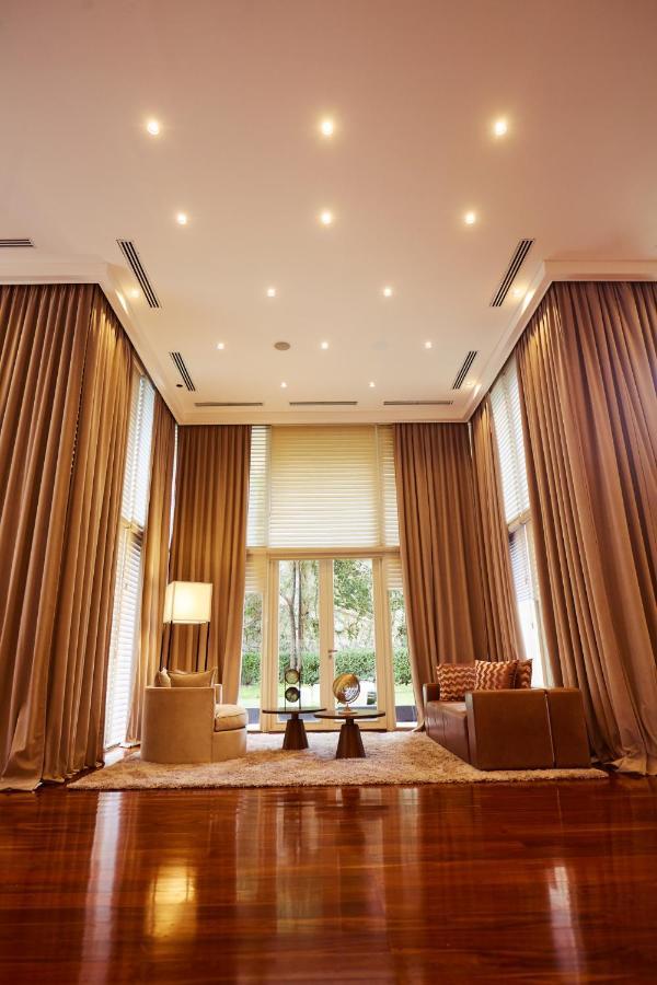 Grand Brizo Comahue Hotel เนวเก็น ภายนอก รูปภาพ