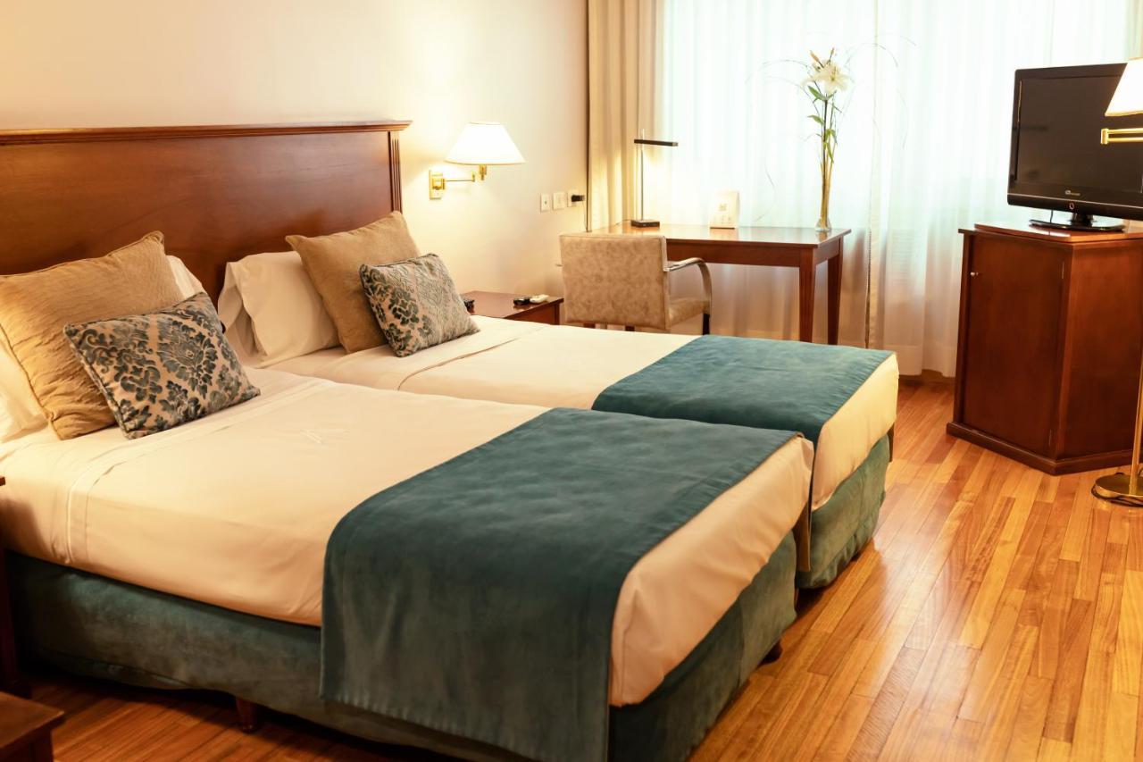 Grand Brizo Comahue Hotel เนวเก็น ภายนอก รูปภาพ