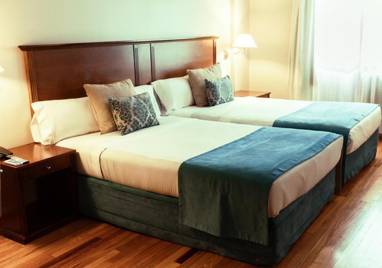 Grand Brizo Comahue Hotel เนวเก็น ภายนอก รูปภาพ