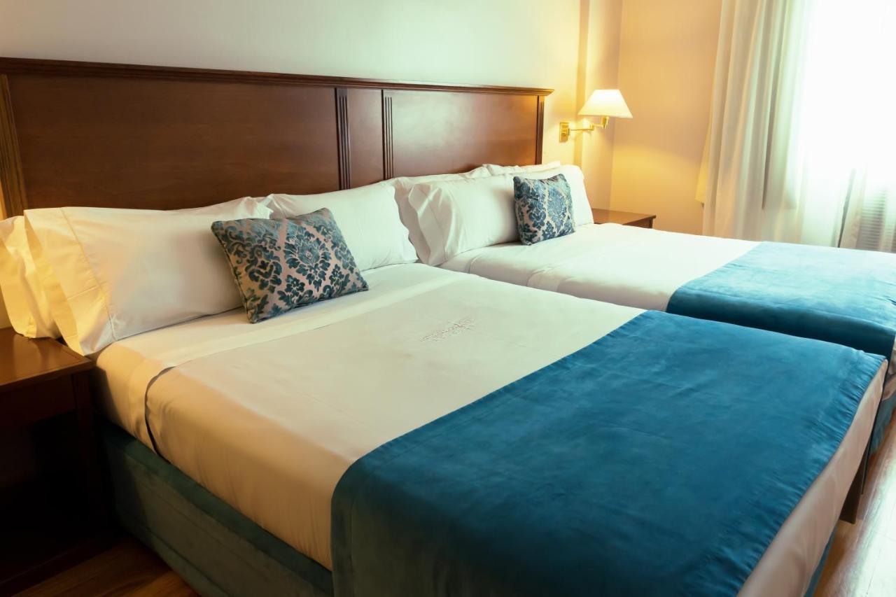 Grand Brizo Comahue Hotel เนวเก็น ภายนอก รูปภาพ