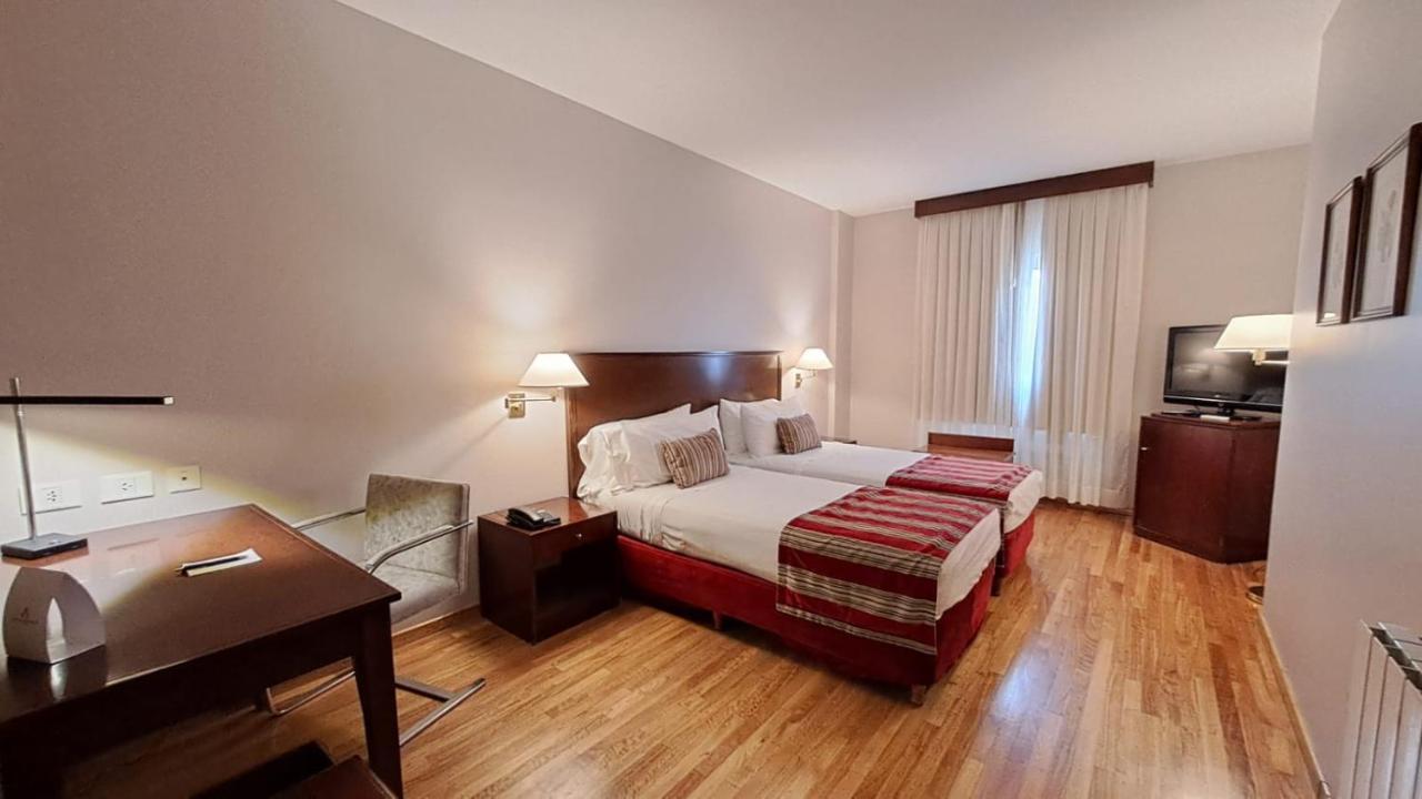 Grand Brizo Comahue Hotel เนวเก็น ภายนอก รูปภาพ