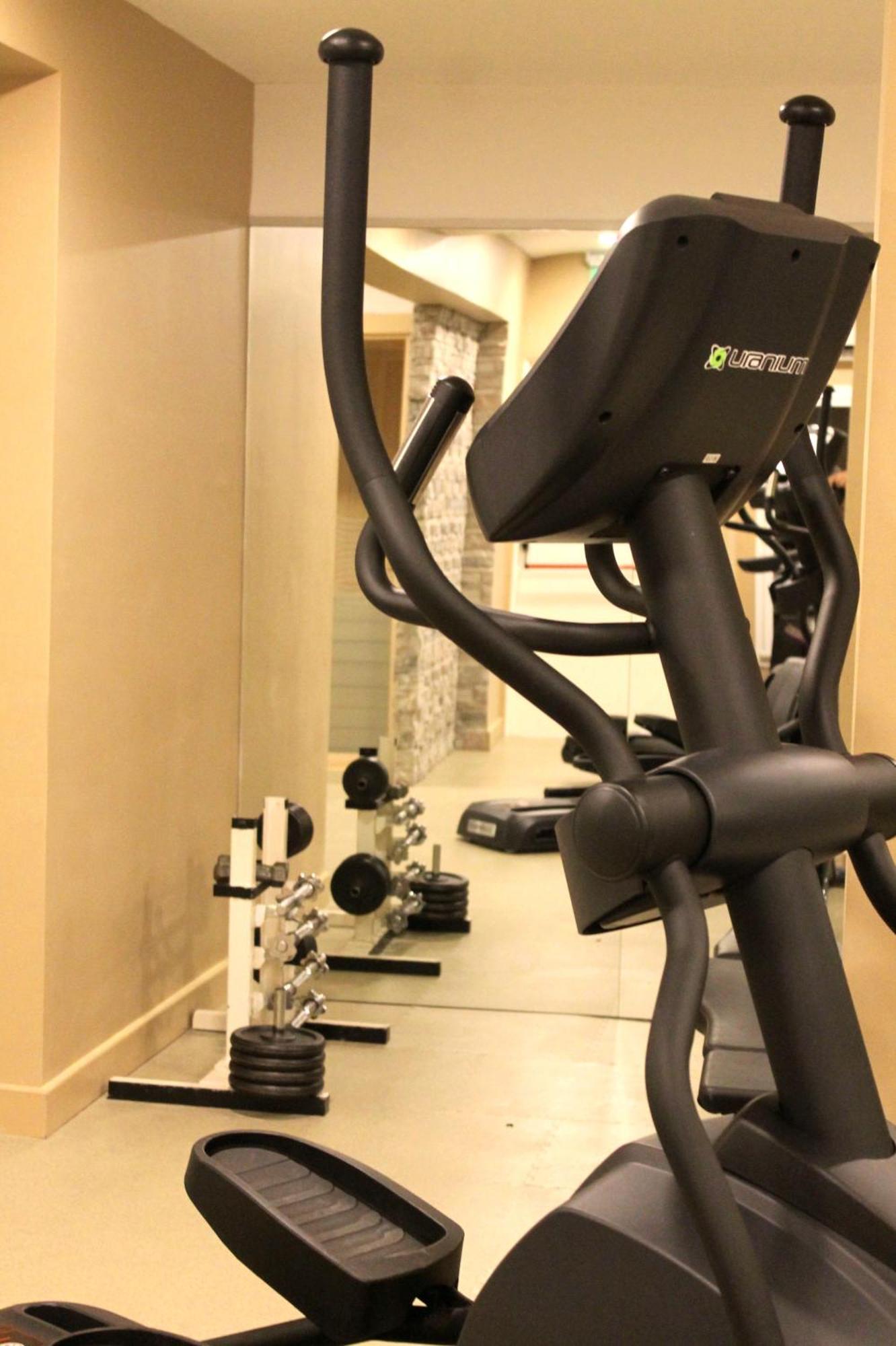 Grand Brizo Comahue Hotel เนวเก็น ภายนอก รูปภาพ